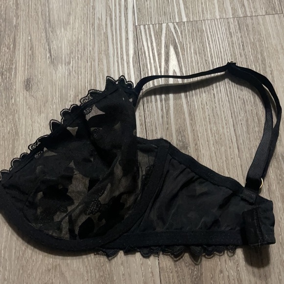 Victoria secret lace sheer  black bra - Picture 5 of 5